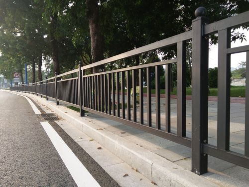 佛山城市中央隔离护栏 广式机非护栏直销 厂家市政工程栏杆